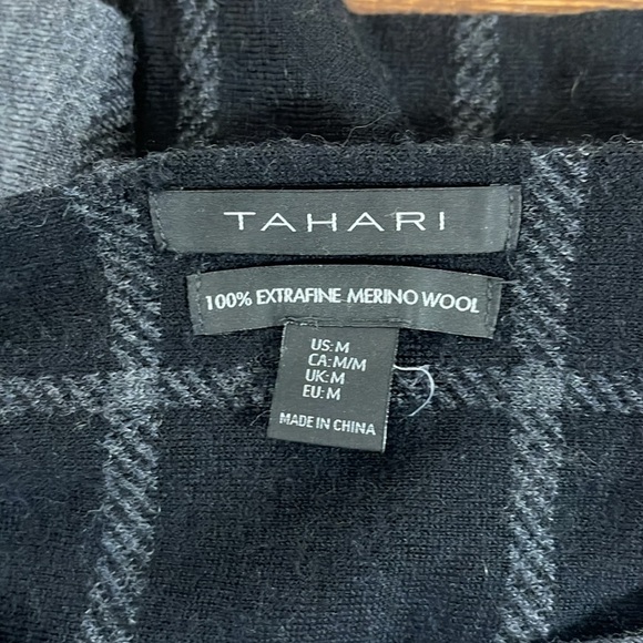 Tahari merino will sweater medium - Picture 5 of 6